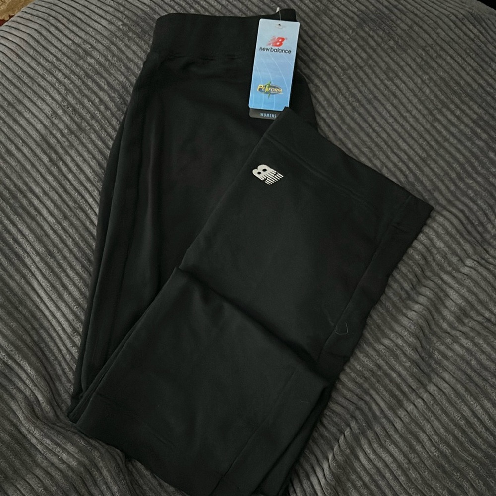 NWT New Balance black womens size medium sweatpants never worn